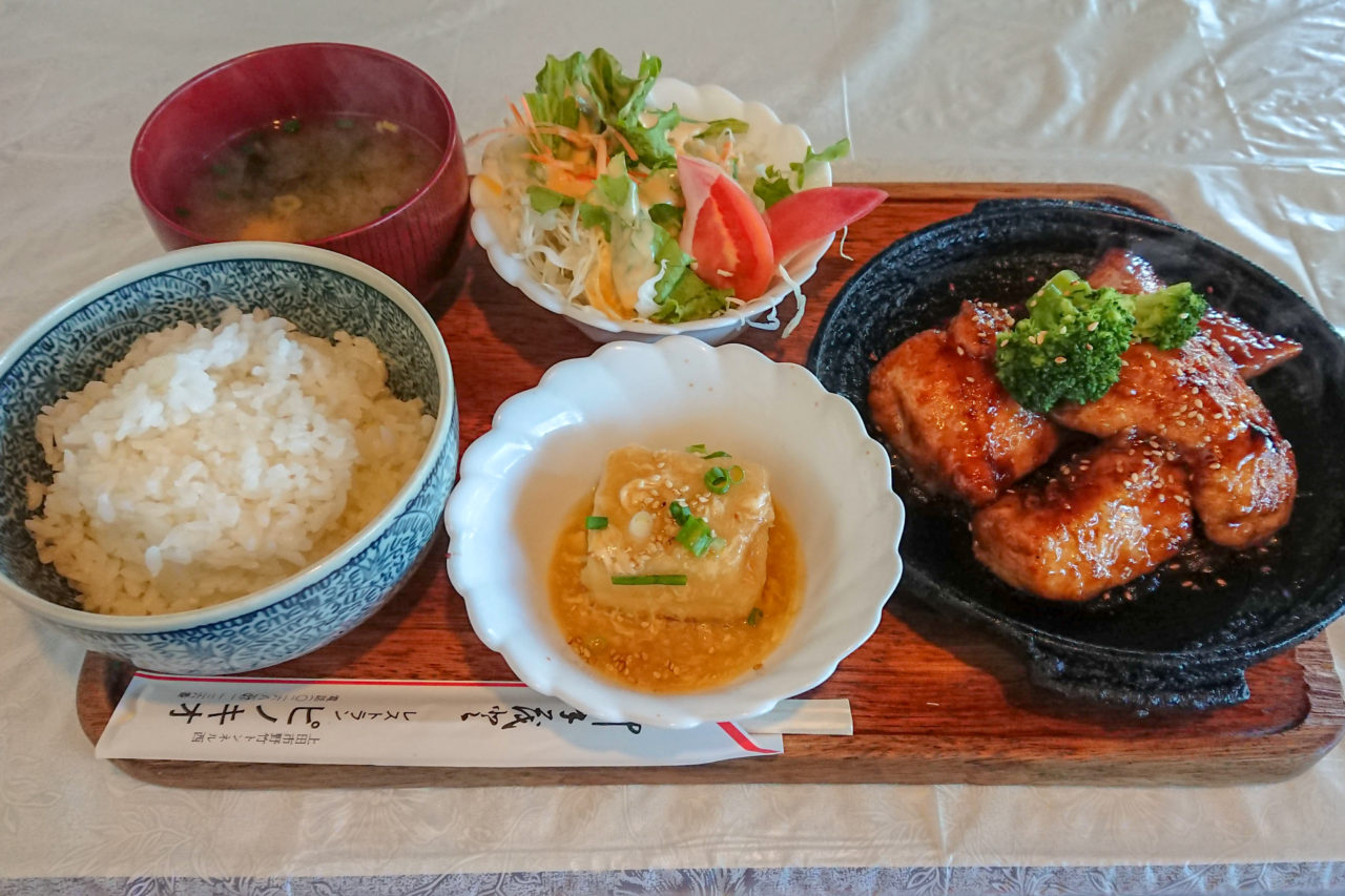ピノキオ 上田で人気の洋食屋 日替わりランチがおすすめ 上田旅